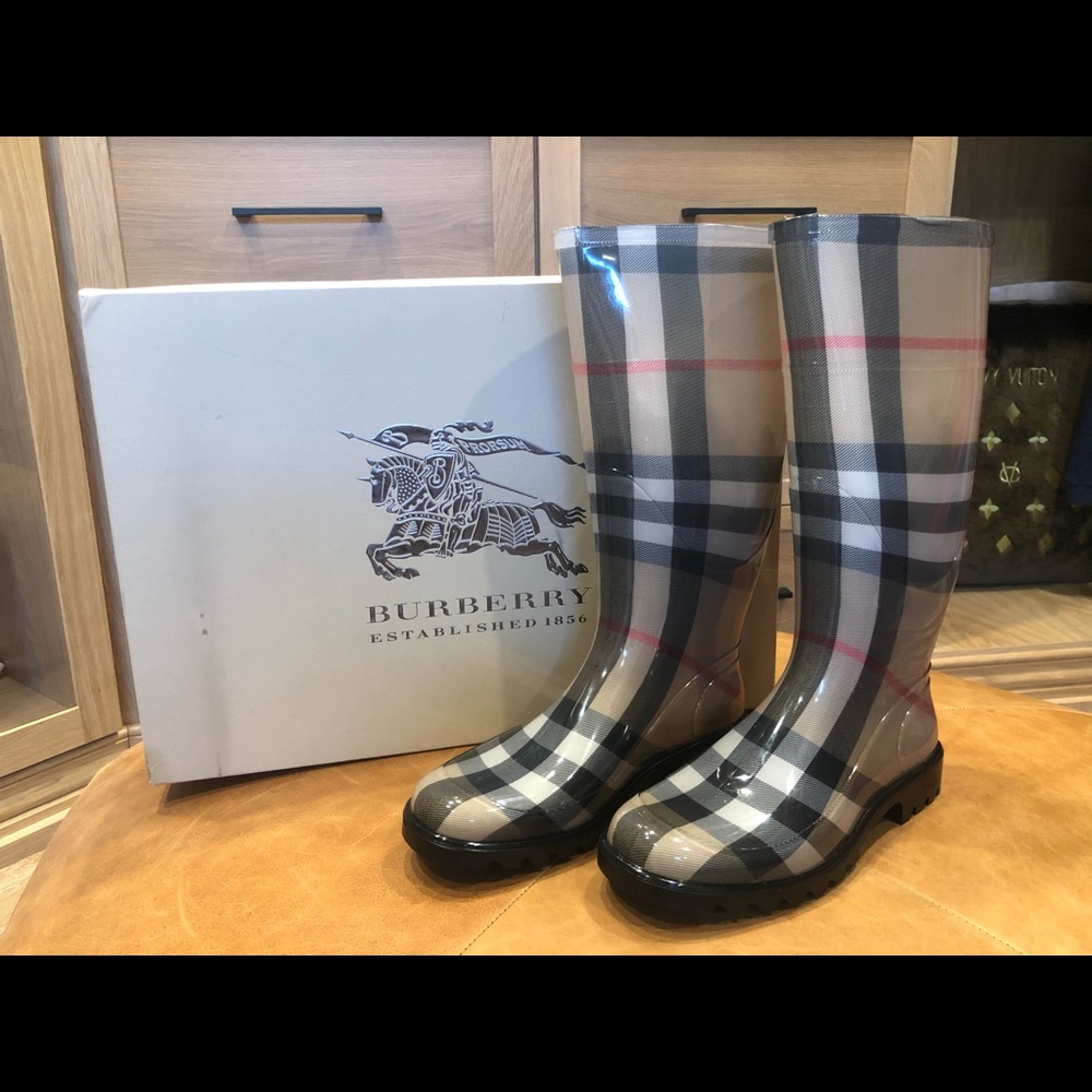 🖤 Burberry Rain Boots 🖤